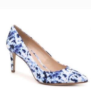 Kelly and Katie blue and white pumps size 9